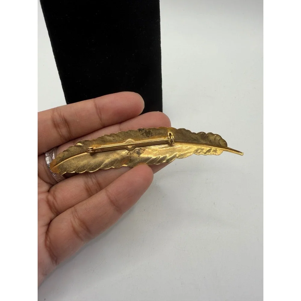 Vintage Feather Brooch Pink Cream Ombre Gold Tone Textured‎ Plume Pin 4 Inch